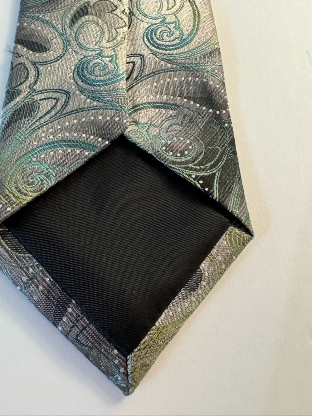 Van Heusen Green Black Gray White 100% Silk Neck Tie